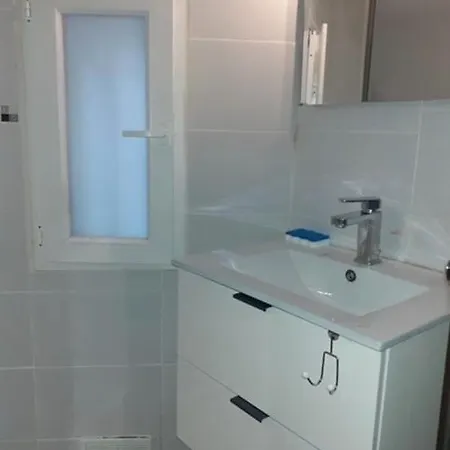 T2 De 24m2 Centre Apartment *